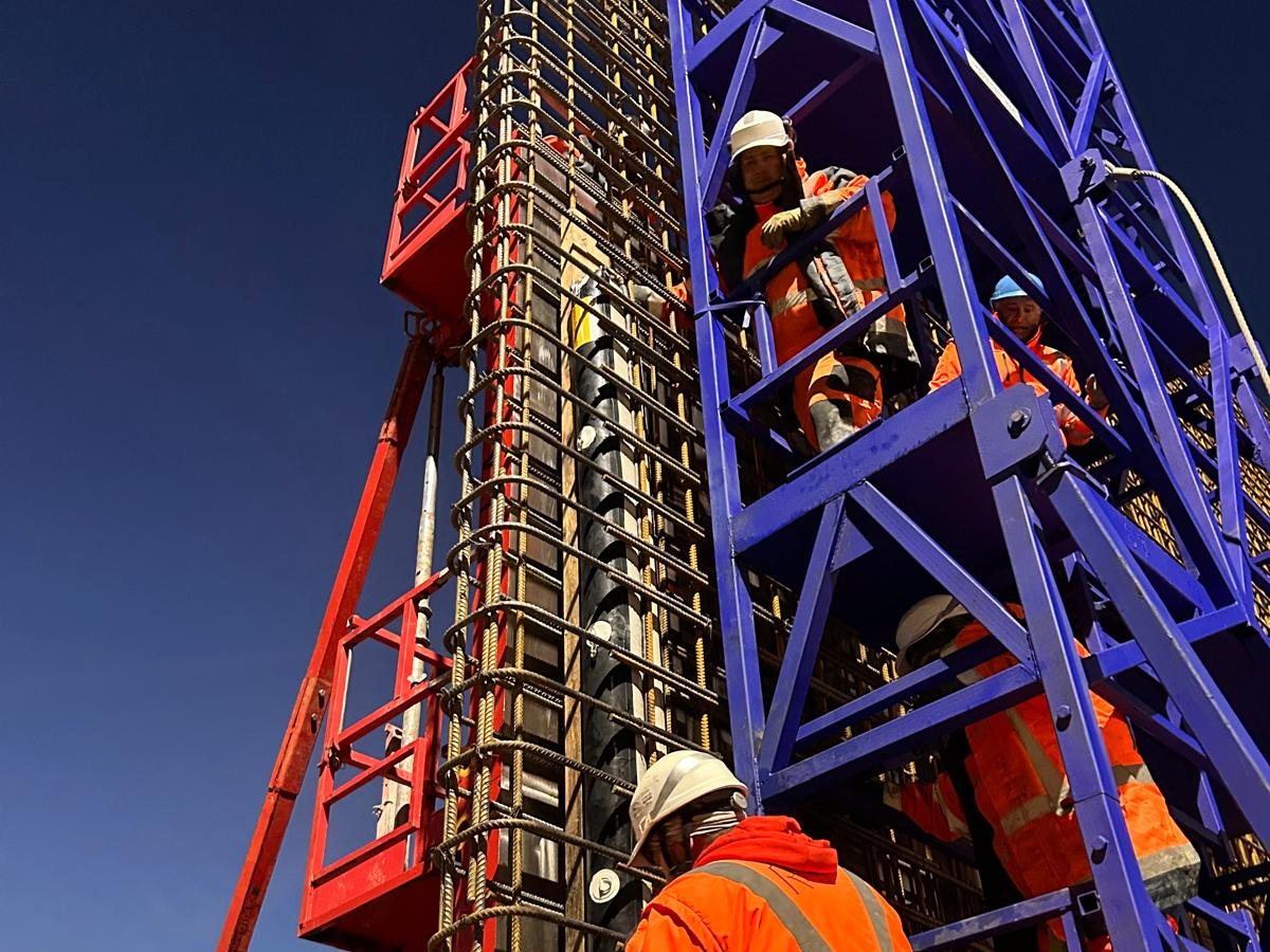 Ferraillage et coffrage d'un voile, chantier UVE Labeuvrière